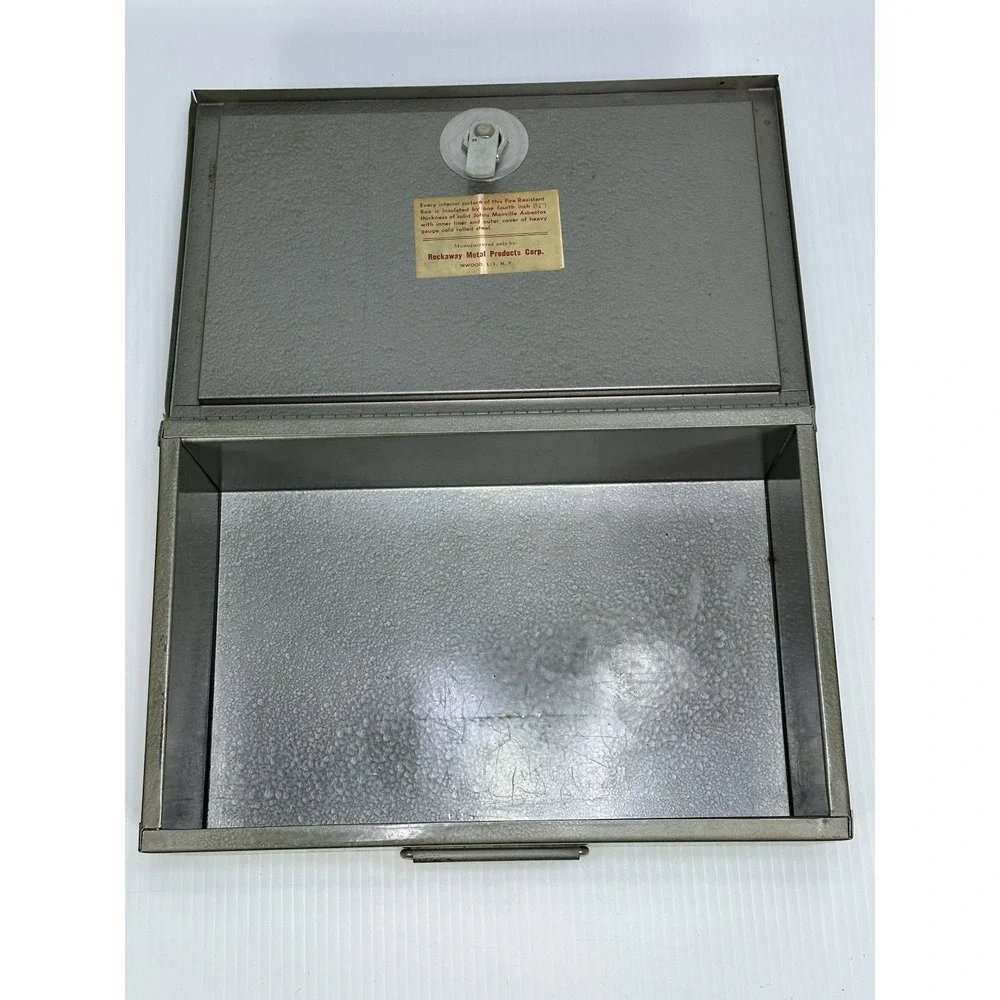 Vintage Rockaway Metal Products Fire Resistant Safe‎ Lock Box Keys